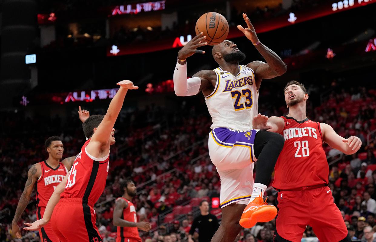 詹姆斯10+9創NBA歷史第1神跡，湖人完敗火箭！伊森20+8+5斷創紀錄